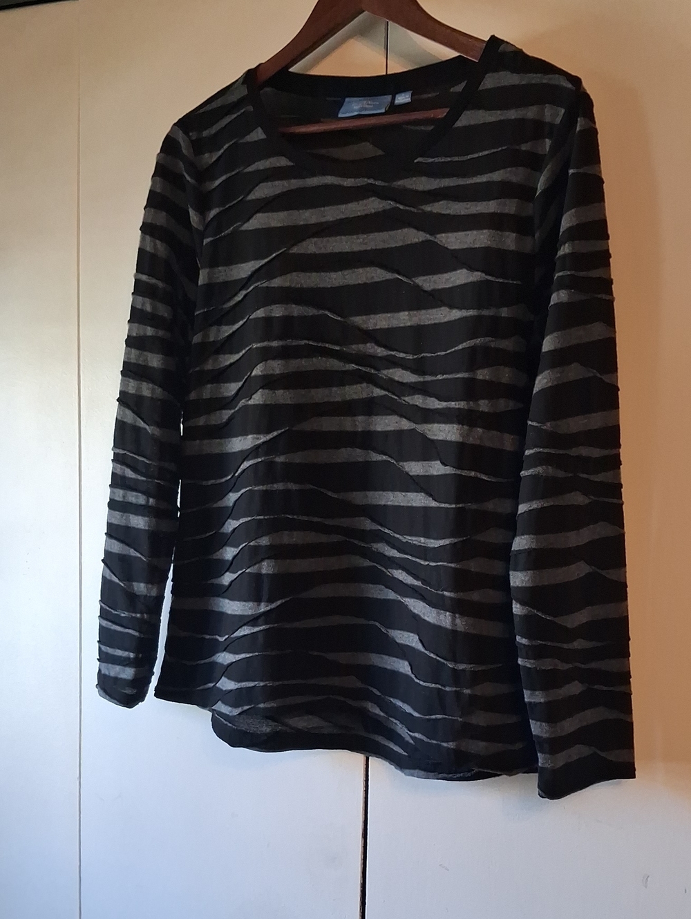 Simply Vera Vera Wang Black and Gray Striped Long-Sleeve Top